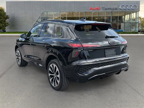 New 2026 Audi Q3 quattro 2.0T AWD/4WD image 5