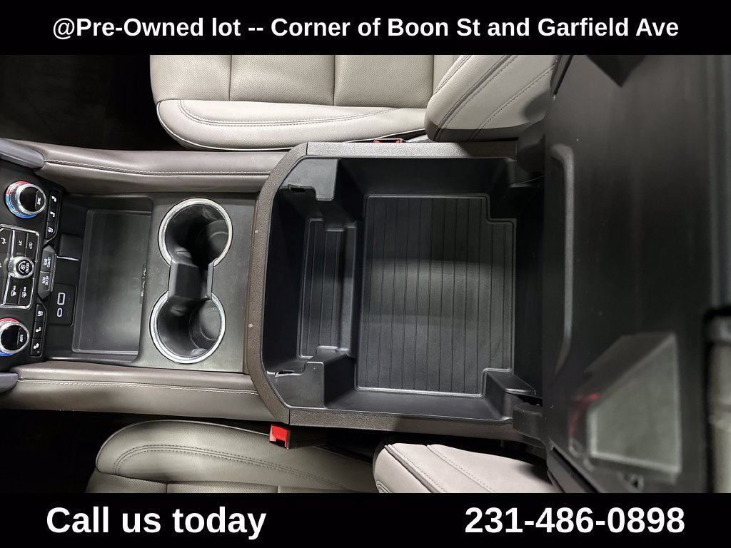 Used 2023 GMC Yukon SLT w/ SLT Premium Package AWD/4WD image 24