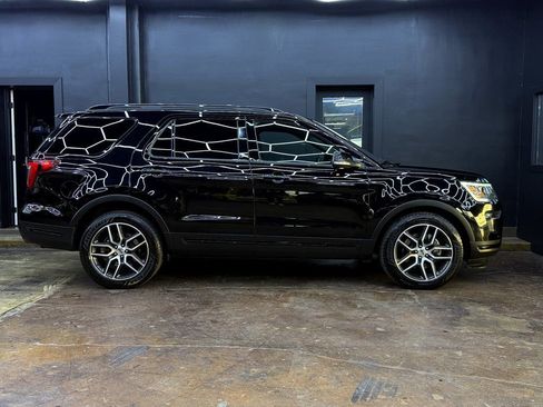 Used 2018 Ford Explorer Sport w/ Equipment Group 401A image 10