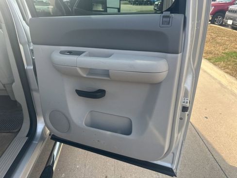 Used 2014 GMC Sierra 2500 SLE w/ SLE Preferred Package image 24