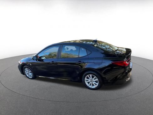 Used 2025 Toyota Camry LE image 10