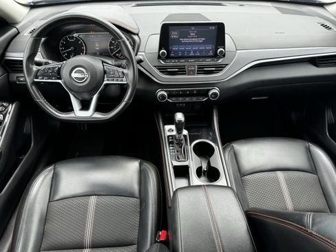 Used 2024 Nissan Altima 2.5 SR FWD image 13