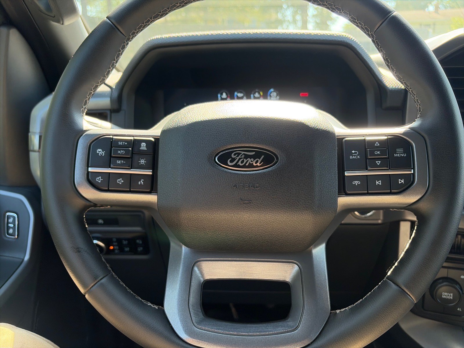 Used 2025 Ford F150 XLT w/ Equipment Group 302A MID AWD/4WD image 31