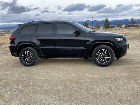Used 2019 Jeep Grand Cherokee Altitude image 22