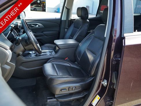 Used 2019 Chevrolet Traverse Premier w/ Driver Confidence II Package FWD image 8