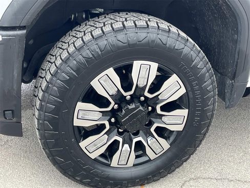 Used 2024 GMC Sierra 2500 Denali w/ Denali Reserve Package image 9