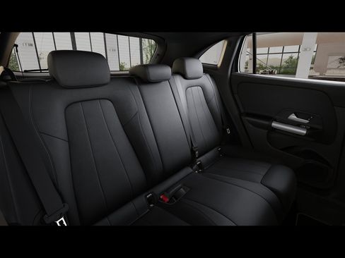 Certified 2026 Mercedes-Benz GLA 250 4MATIC image 40