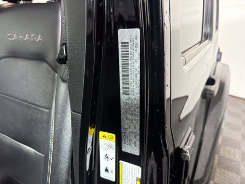 Used 2020 Jeep Wrangler Unlimited Sahara image 28