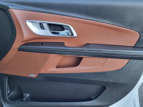 Used 2016 Chevrolet Equinox LTZ w/ Enhanced Convenience Package image 20