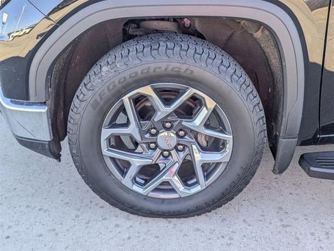 Used 2022 GMC Sierra 1500 SLT w/ X31 Off-Road Package image 19