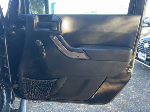 Used 2017 Jeep Wrangler Unlimited Sport w/ Connectivity Group image 11