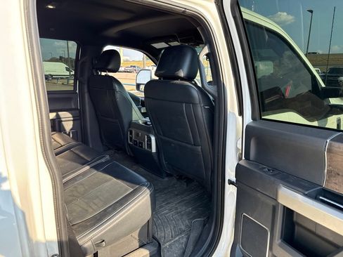 Used 2022 Ford F250 Lariat w/ Lariat Value Package AWD/4WD image 12