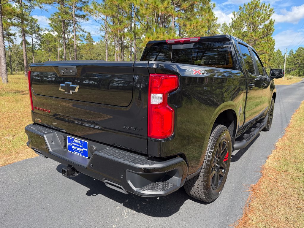 New 2026 Chevrolet Silverado 1500 RST w/ Redline Edition AWD/4WD image 8