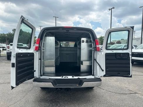 New 2026 Chevrolet Express 2500 w/ Communications Package RWD image 26