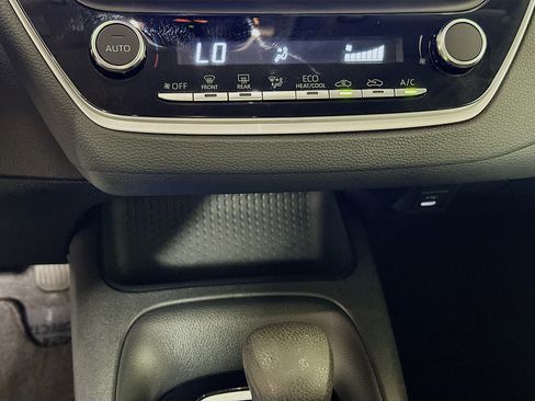 Used 2024 Toyota Corolla LE FWD image 22