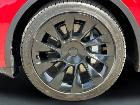 Used 2023 Tesla Model Y Long Range AWD/4WD image 25