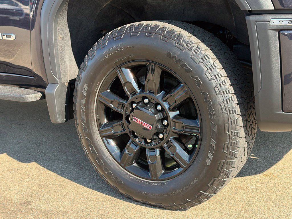 Used 2025 GMC Sierra 2500 AT4 w/ AT4 Preferred Package AWD/4WD image 26