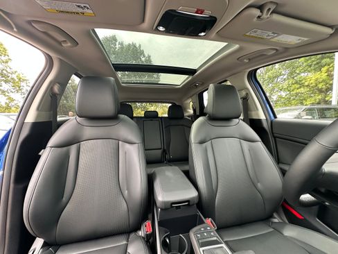 New 2026 Kia Sportage EX w/ EX Panorama Roof Package image 31