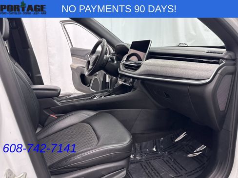 Used 2024 Jeep Compass Latitude AWD/4WD image 25