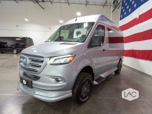 Used 2025 Mercedes-Benz Sprinter 2500 image 28