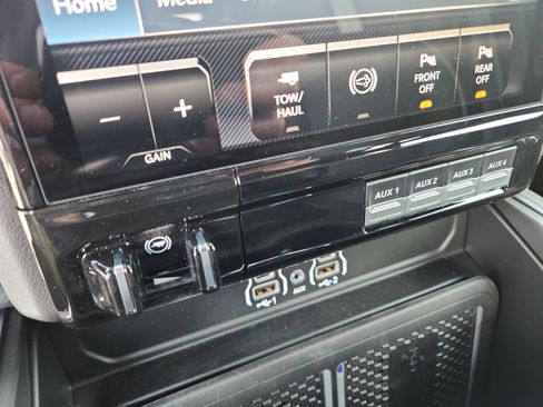 New 2025 RAM 2500 Laramie image 34