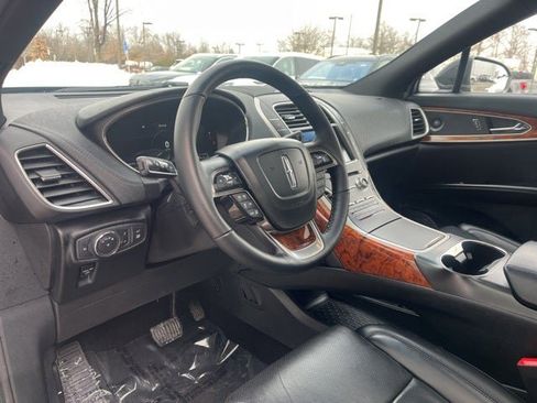 Used 2019 Lincoln Nautilus Reserve image 24