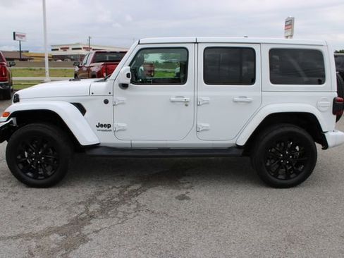 Used 2021 Jeep Wrangler Unlimited Sahara AWD/4WD image 9