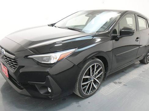 Used 2024 Subaru Impreza 2.0i Sport image 3