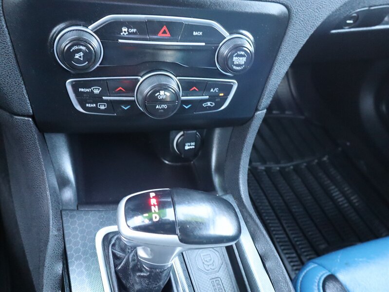 Used 2015 Dodge Charger SXT RWD image 24