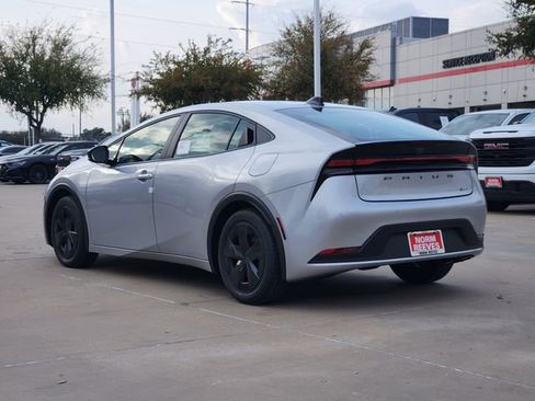 New 2026 Toyota Prius LE image 4