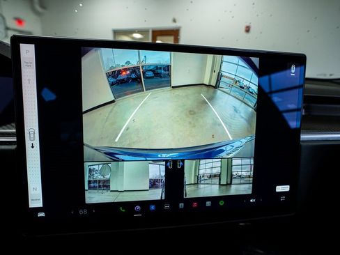 Used 2021 Tesla Model S Plaid image 44