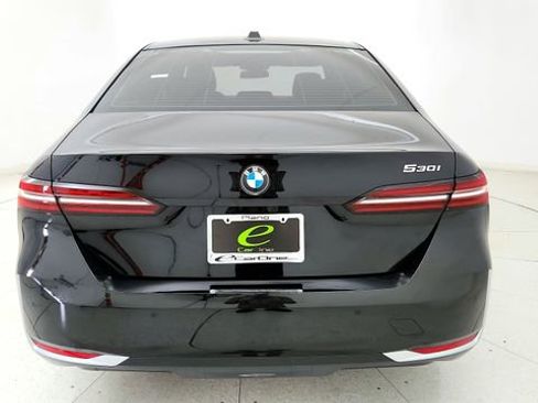 Used 2026 BMW 530i RWD image 10