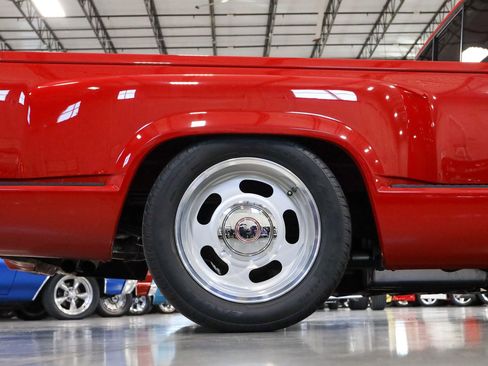 Used 1988 Chevrolet Silverado 1500 2WD Regular Cab image 35