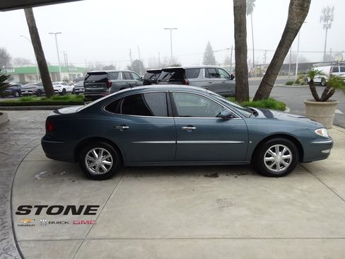 Used 2006 Buick LaCrosse CXL w/ Chrome Appearance Package image 9