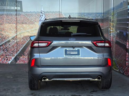 Used 2024 Ford Escape ST-Line image 7