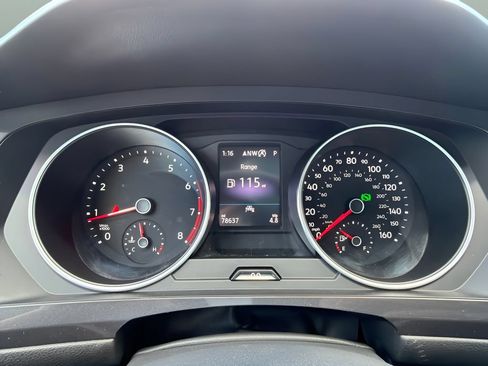 Used 2021 Volkswagen Tiguan SE w/ Panoramic Sunroof Package AWD/4WD image 12