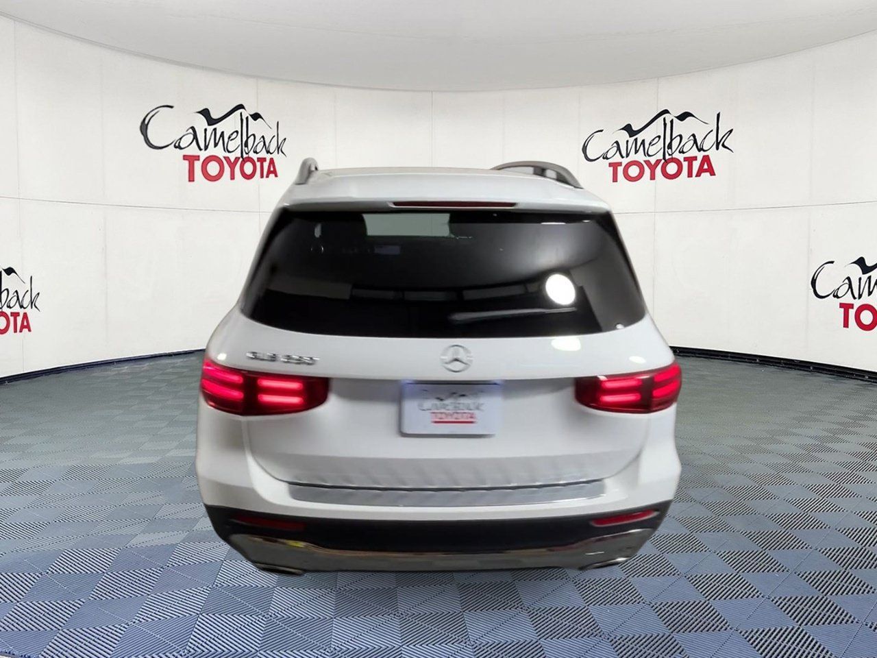 Used 2025 Mercedes-Benz GLB 250 image 9