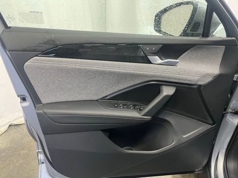 New 2026 Volkswagen Tiguan S image 9