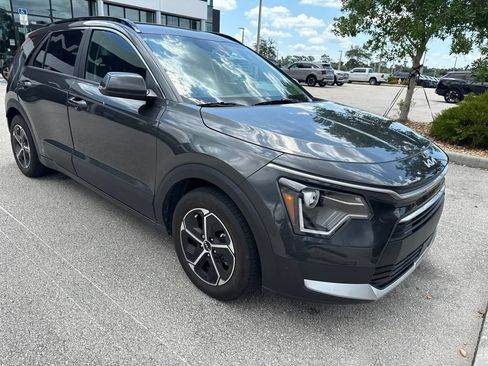 Certified 2024 Kia Niro EX FWD image 1