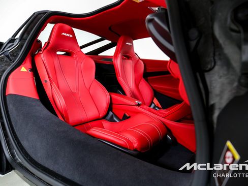Used 2024 McLaren 750S image 18