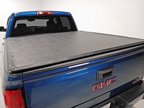 Used 2015 GMC Sierra 1500 SLT w/ All-Terrain Package AWD/4WD image 7