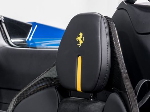 Used 2024 Ferrari SF90 Spider image 18