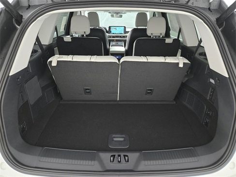 New 2026 Lincoln Aviator Premiere image 17