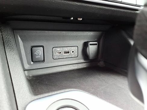 Used 2025 Nissan Sentra SV FWD image 25
