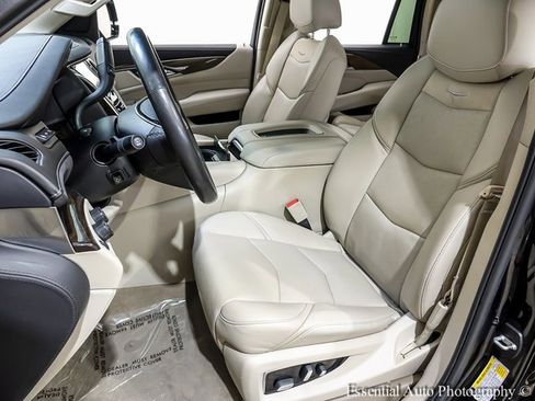 Used 2018 Cadillac Escalade Premium Luxury image 8