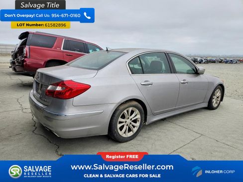 Used 2013 Hyundai Genesis 3.8 RWD image 4