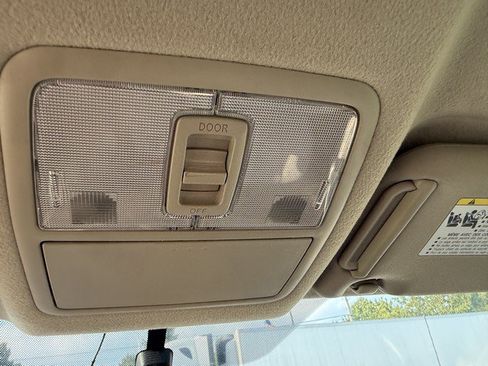 Used 2007 Toyota RAV4 4WD w/ 3rd Row image 35