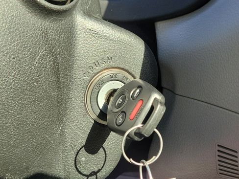 Used 2018 Subaru Forester 2.5i Premium w/ All-Weather Package image 28