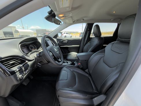 Used 2023 Jeep Cherokee Altitude Lux AWD/4WD image 11