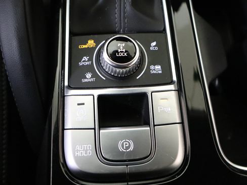 Used 2025 Kia Telluride EX w/ EX Captain's Chair Package image 29